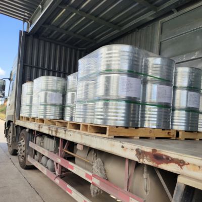 軽い霧を伴う無色から淡い黄色の液体 許容されたポリエテロミン硬化剤 JEFFAMINE D-2000